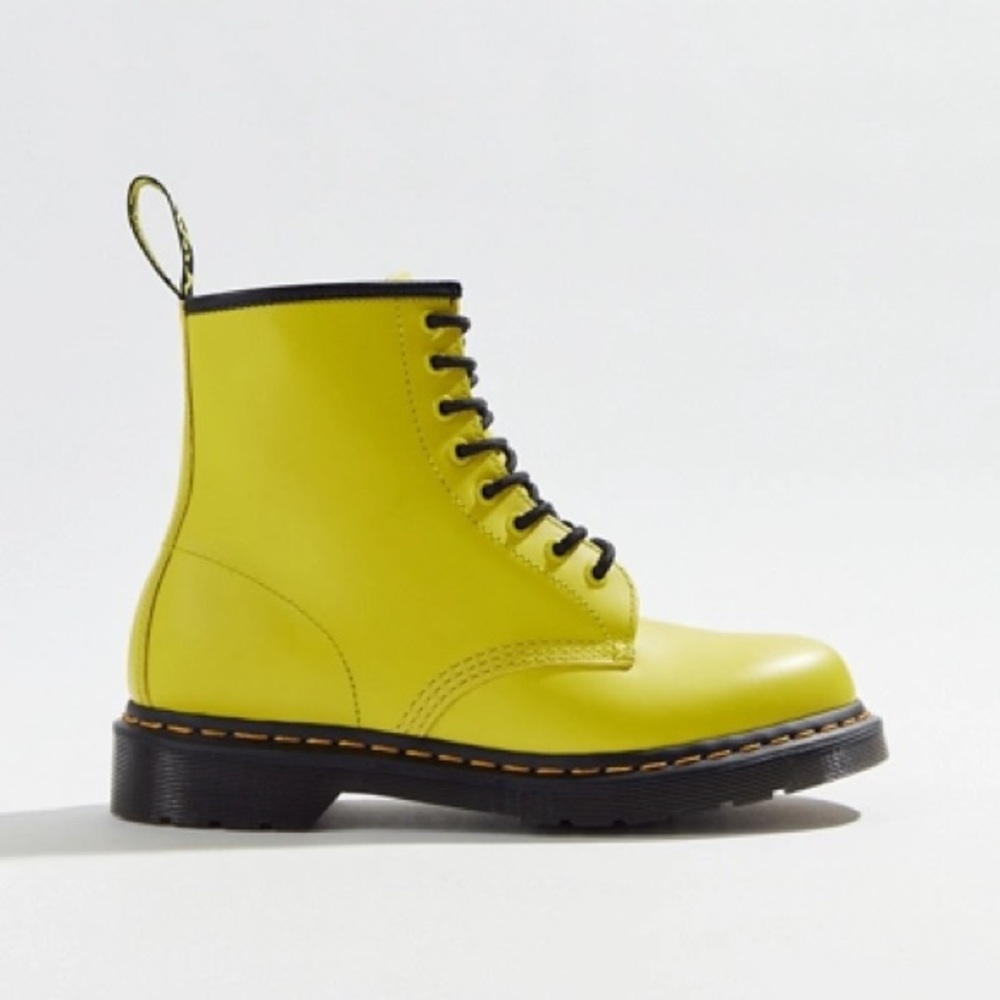 NIB Dr Martens 1460 Smooth Boot Neon Yellow Size 9